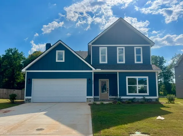 1020 Catherine Dr, Opelika, AL 36801
