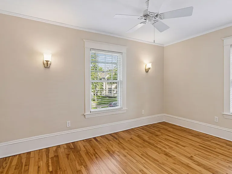 3329 Dupont Ave S — Photo 23