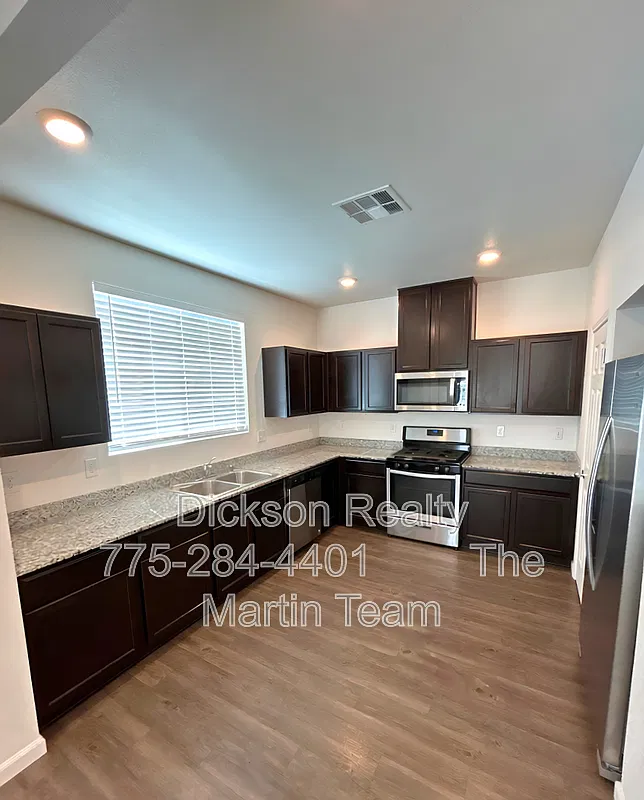 4 bed, 3.0 bath, 1895 sqft, $2,595 — Photo 3