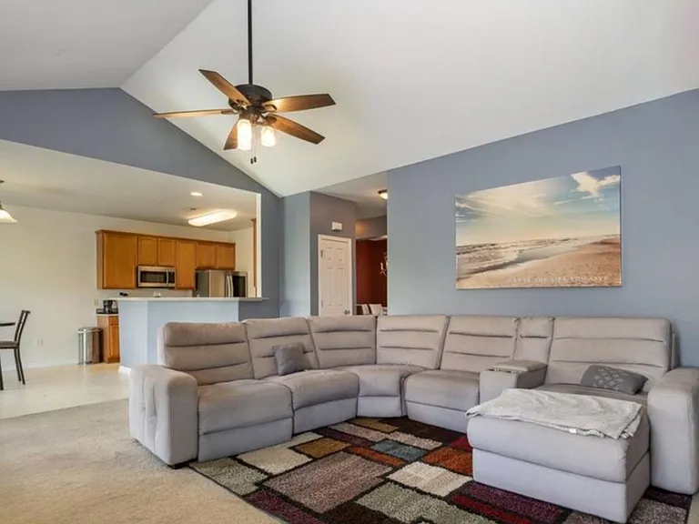 7221 Ravanna Dr #4 — Photo 2