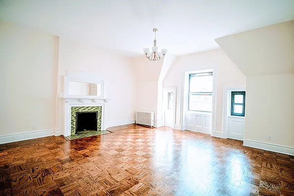 Rented by R New York | media 33