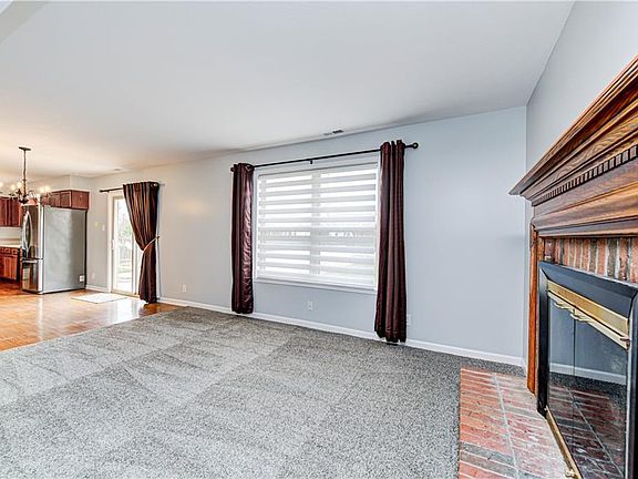 5th image of 3634 Homestead Cir W