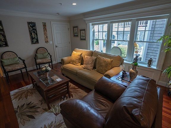 5th image of 27 Brewster St Unit 27