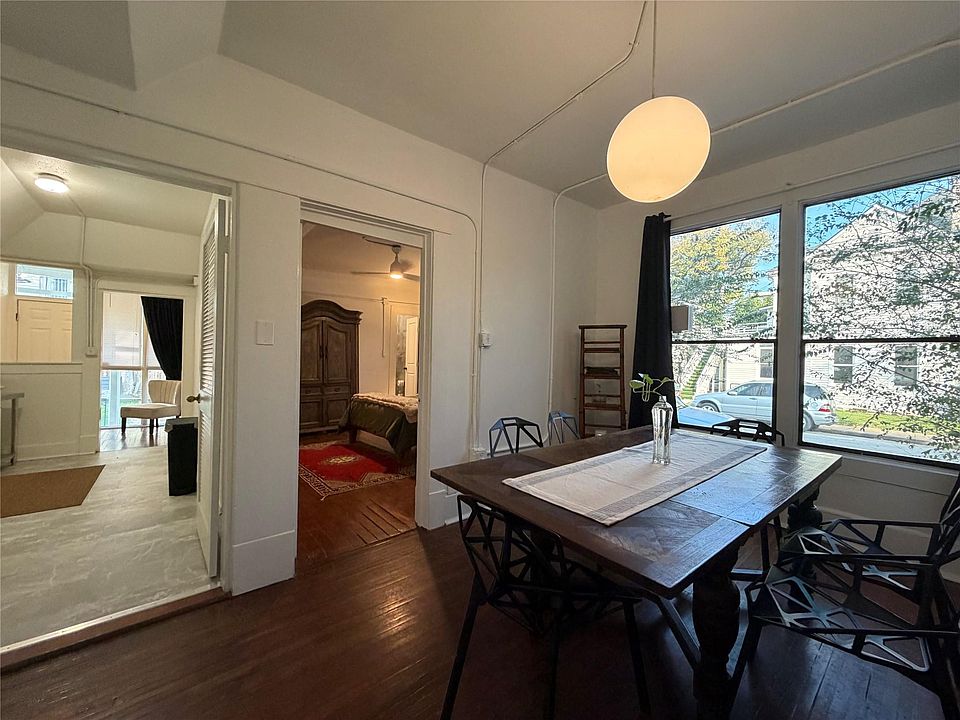 1st image of 402 Hyde Park Blvd