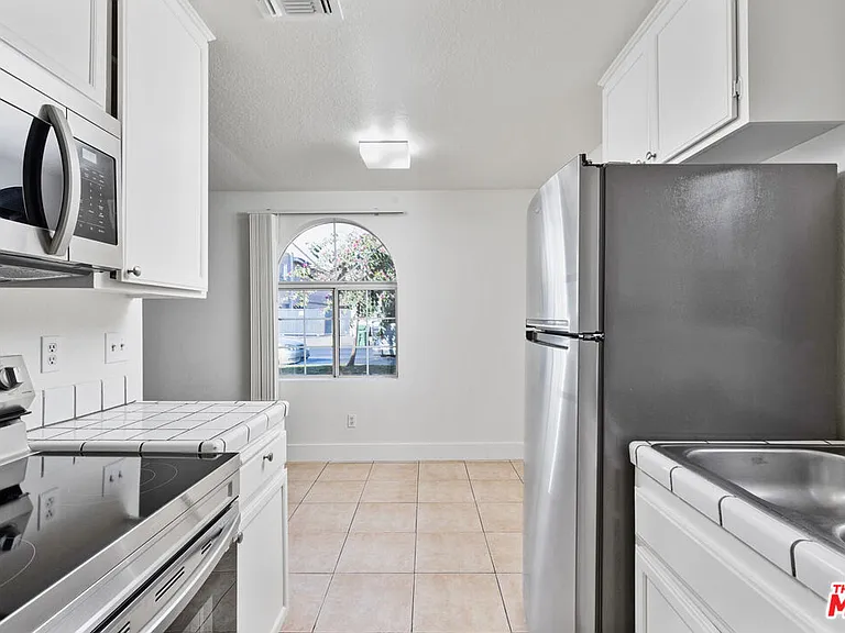 6616 Sylmar Ave #1 — Photo 6