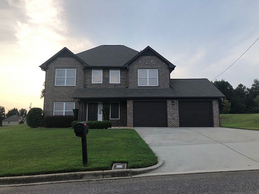 1st image of 1504 Hollins Dr