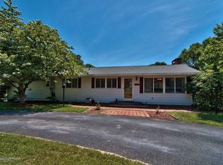 524 Highland Dr, East Stroudsburg, PA 18302