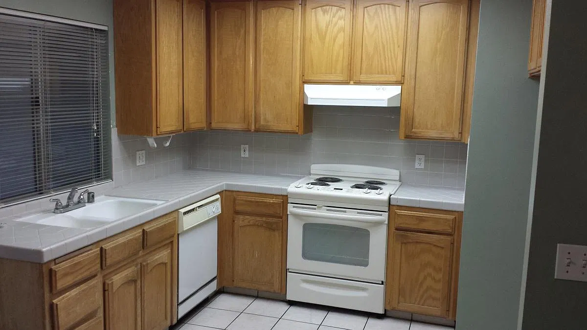 2 bed, 1156 sqft, $2,100 — Photo 4