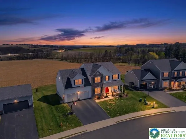 5053 Lilac Dr, Schnecksville, PA 18078