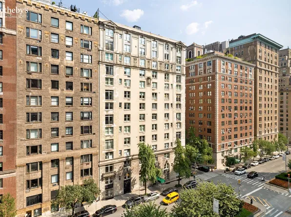 930 Park Avenue image 2 of 17