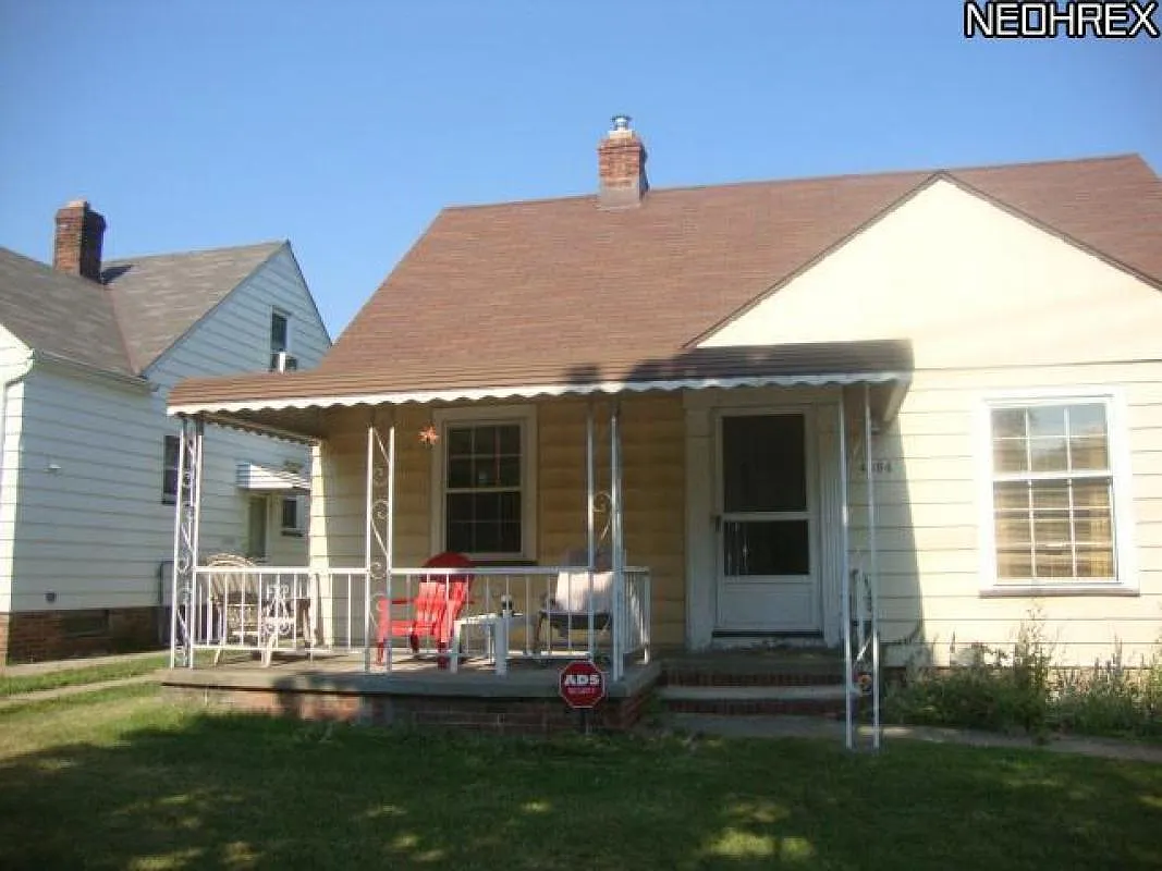 4384 W 56th St photo 1