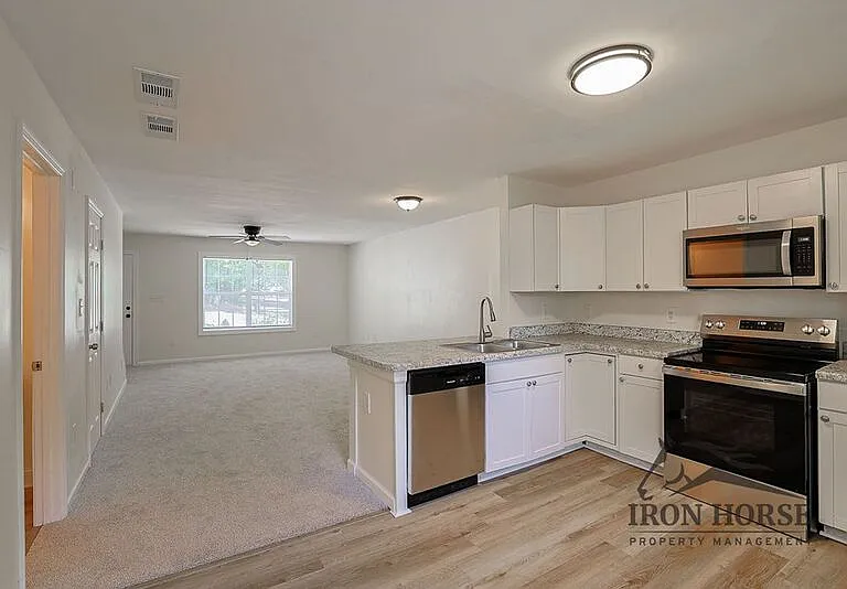 105 Westchester Dr #A8 — Photo 8