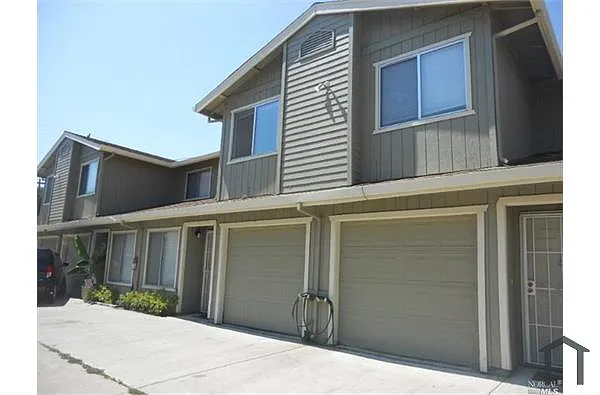 420 Montezuma St APT D photo 1