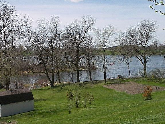 Garden Shed to Store Toys
