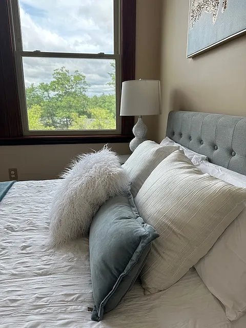 2 bed, 1115 sqft, $2,250 — Photo 2