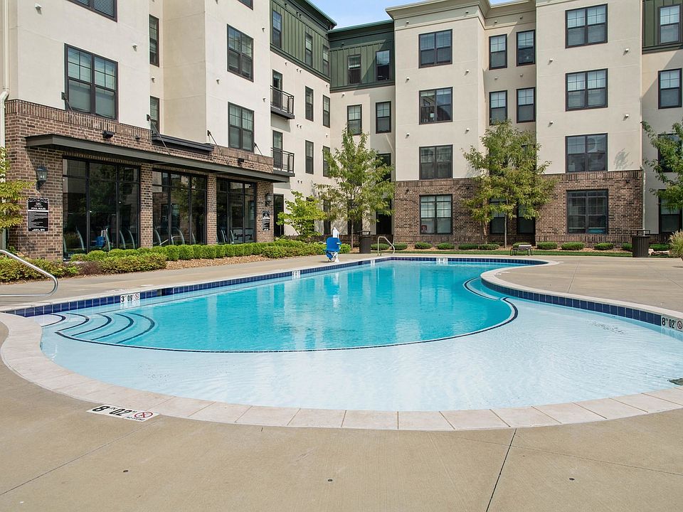 West Pine Lofts-POI-001