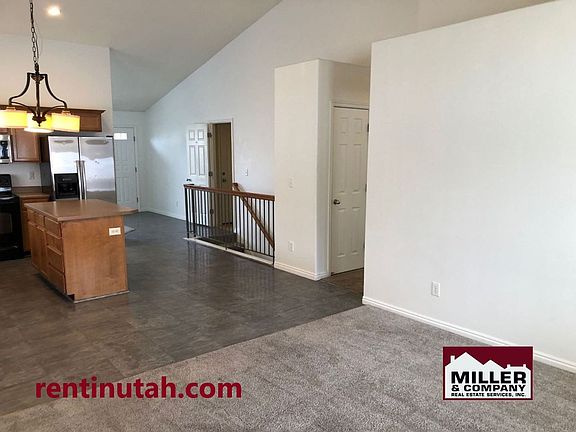 2nd image of 10716 S Pine Shadow Rd