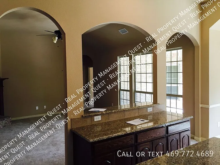 730 Cross Creek Dr — Photo 6