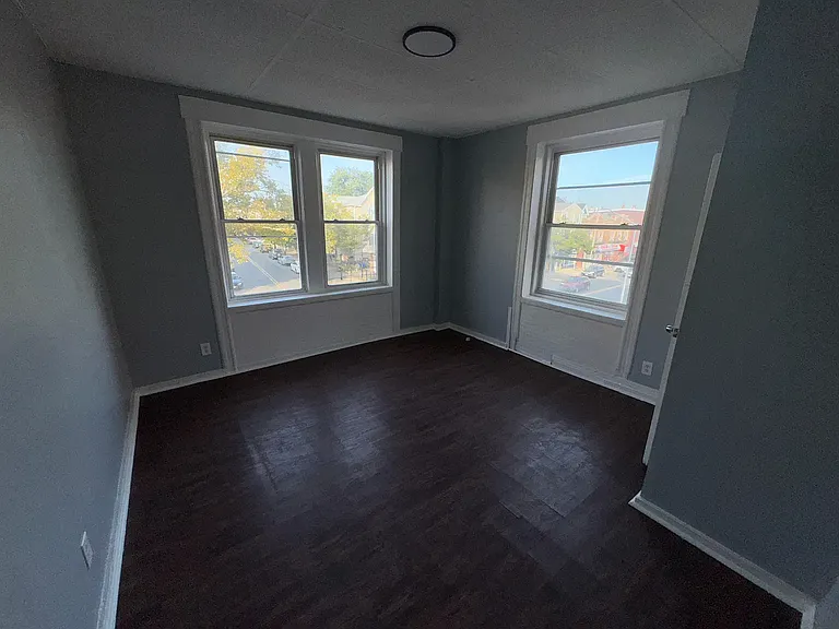 275 S 7th St #8C — Photo 4