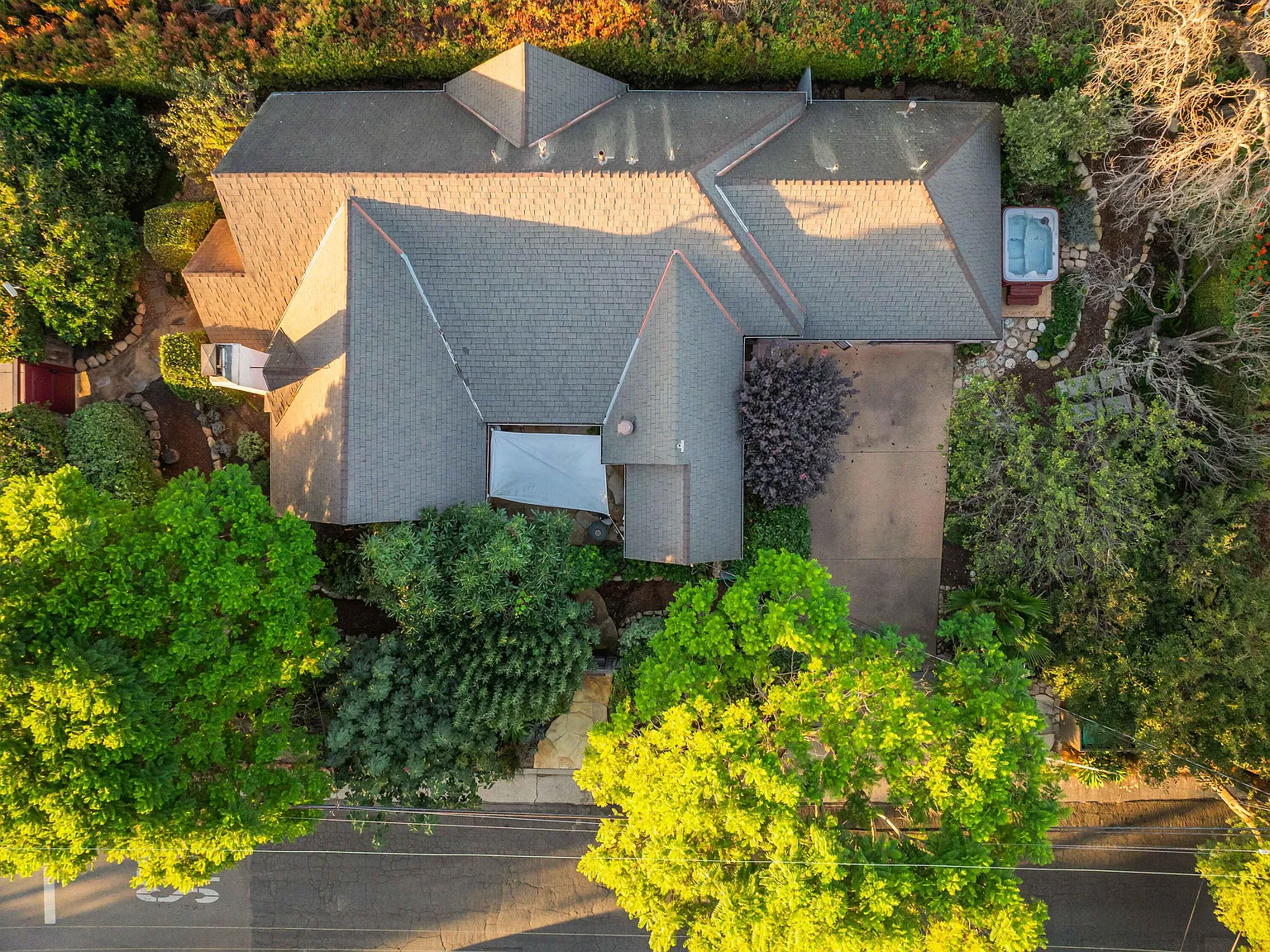 3 bed, 2.5 bath, 1424 sqft, $8,500 — Photo 4