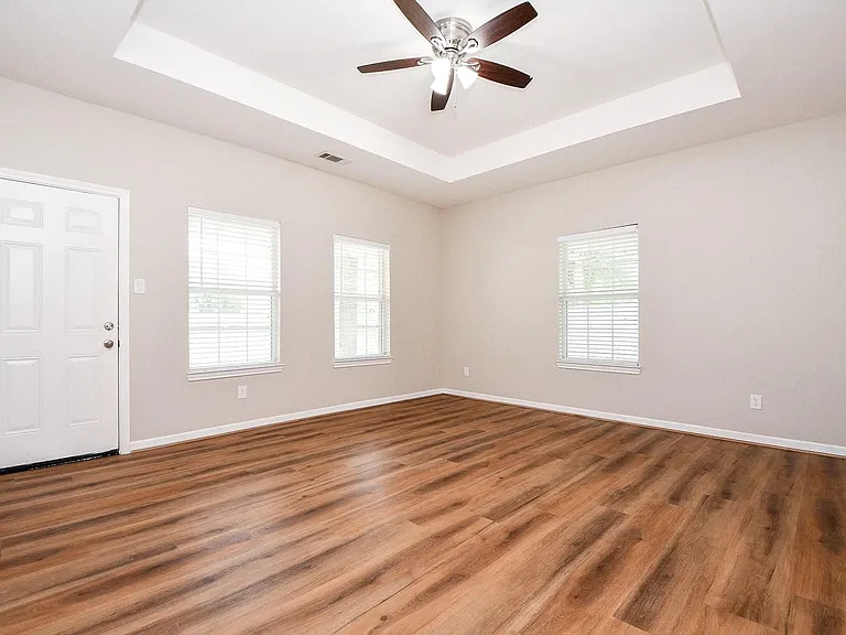 927 Grand Junction Dr — Photo 12