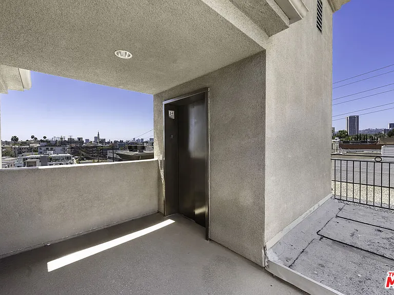 1820 Benecia Ave #402 — Photo 72