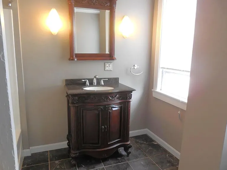 103 Tell Street — Photo 12