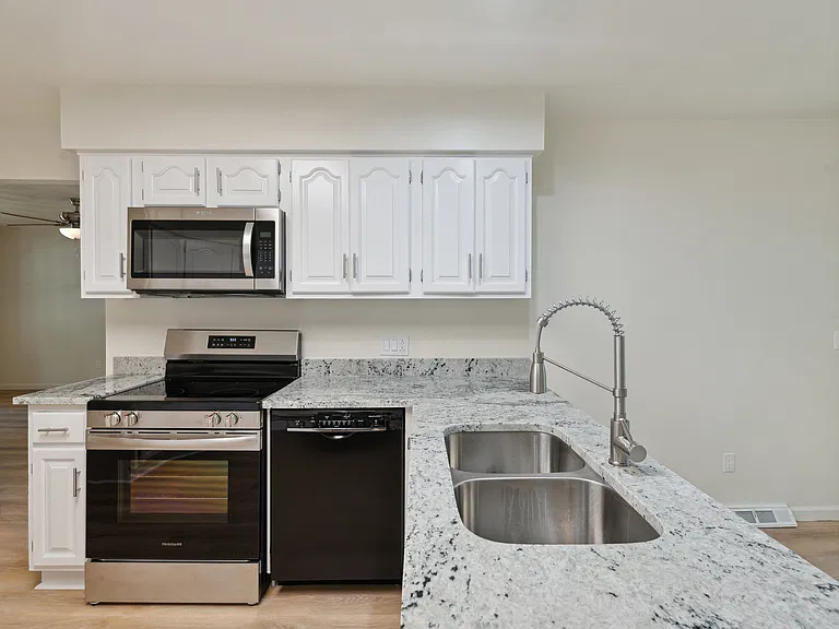 2410 Wealdstone Rd — Photo 42