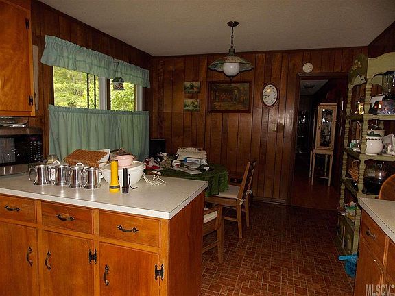 5th image of 1513 Anderson Pl