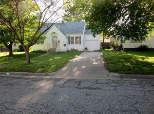 718 N Olive St, Wellington, KS 67152