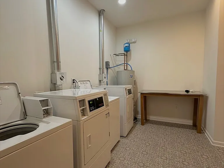 6 E State St #18 — Photo 10