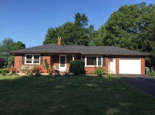 7 Harmel Dr, Valparaiso, IN 46383