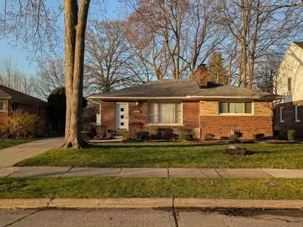 20618 Woodside St, Harper Woods, MI 48225