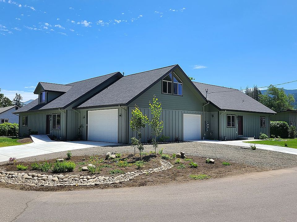Corner lot duplex