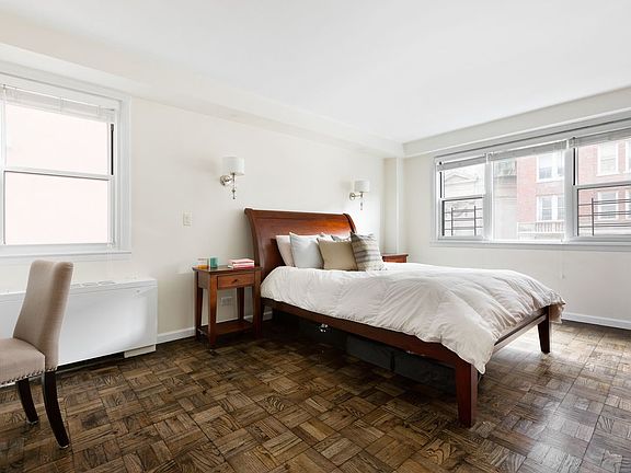 4th image of 1056 Lexington Ave #4B