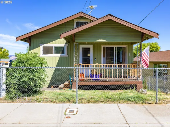 1205 E 10th St, The Dalles, OR 97058