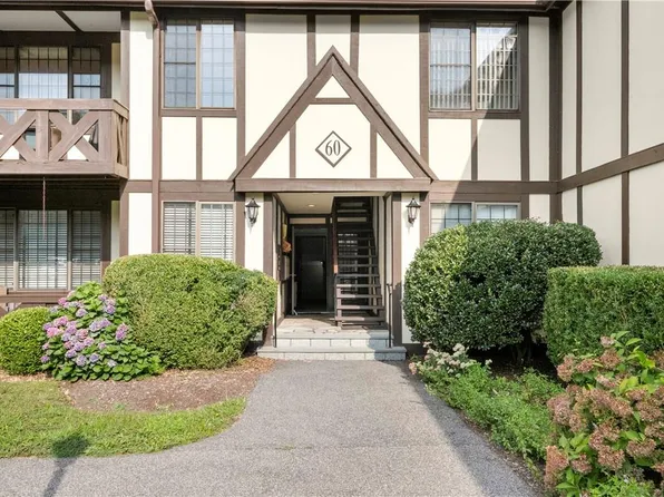 60 Foxwood Drive #5, Pleasantville, NY 10570