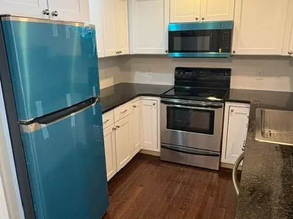 10 Crowninshield St Unit 306, Peabody, MA 01960