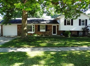 413 Heather Ln, Dixon, IL 61021