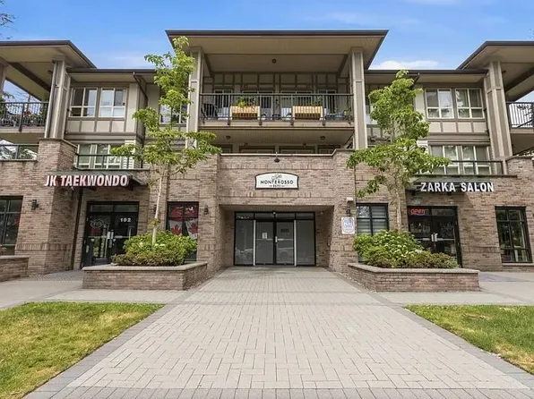 8965 160th St #202, Surrey, BC V4N 2X8