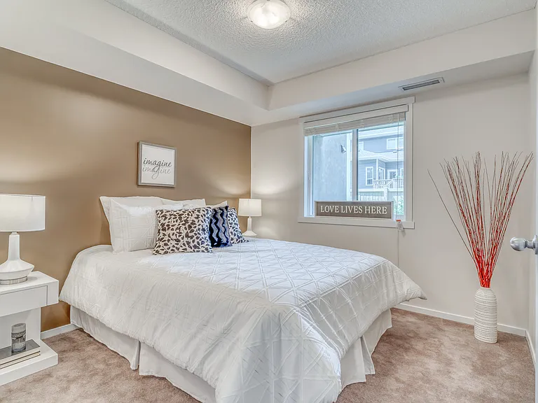 25 Clydesdale Ave — Photo 22