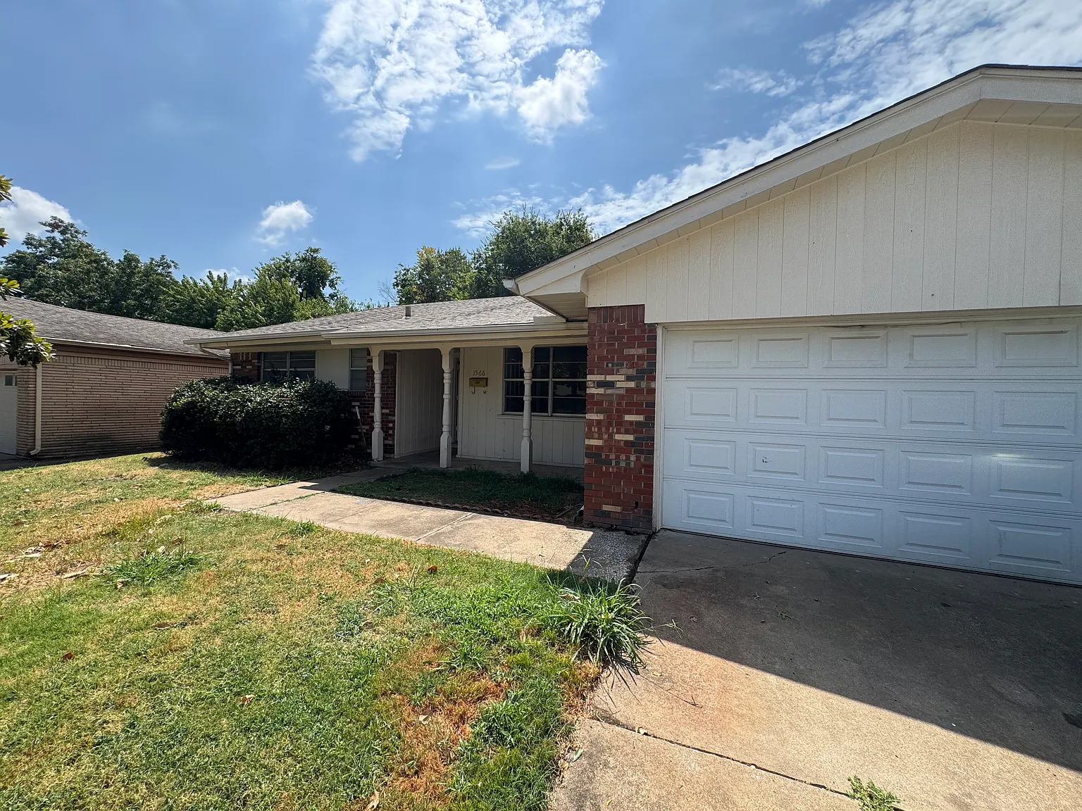 3 bed, 1408 sqft, $1,600 — Photo 1