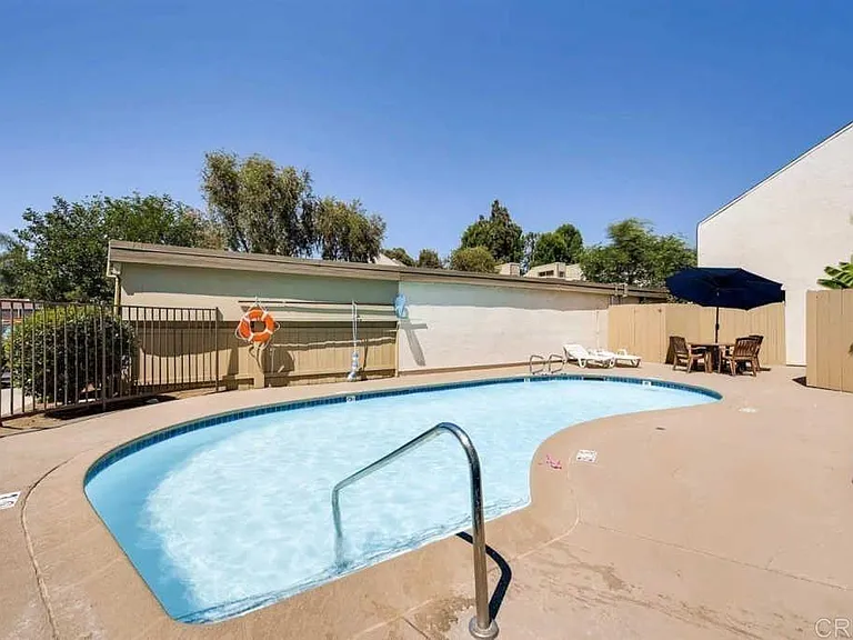 8024 Linda Vista Rd #1F — Photo 33