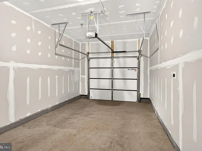 20957 Bluebird Sq — Photo 39