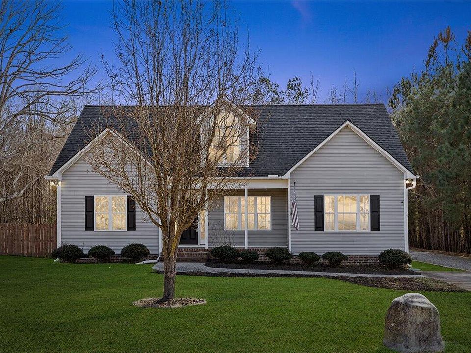 1st image of 176 E Silverado Ct