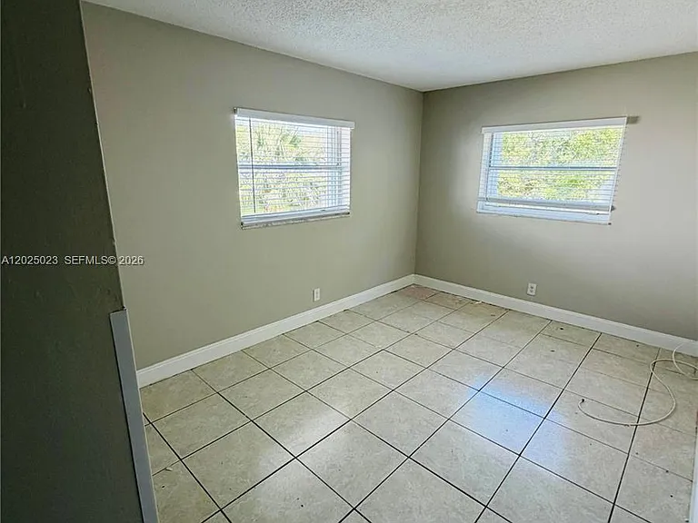 331 NW 42nd Ct #101 — Photo 4