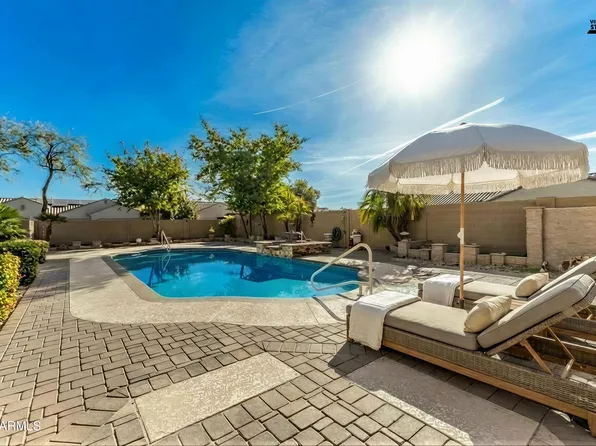 17923 W ECHO Lane, Waddell, AZ 85355