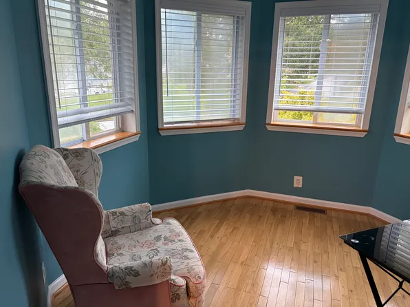 9238 Okla Dr, Fairfax, VA