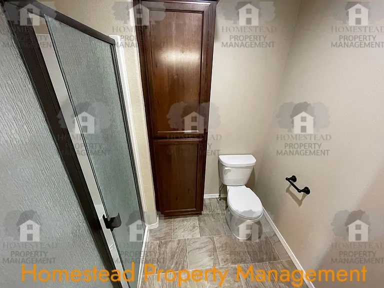 1449-1451 Northgate Dr — Photo 22