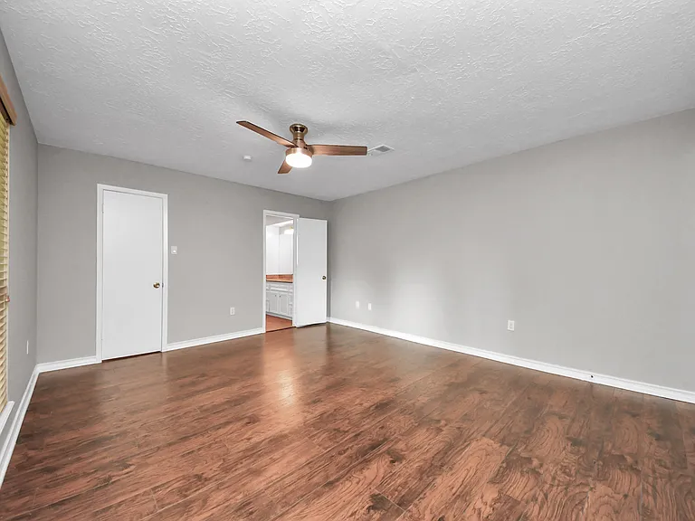 25603 Pine Acres Cir — Photo 10